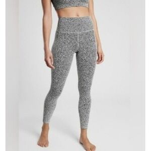 Athleta Salutation Stash II Textured Capri‎ Tight 7/8 Tights Black White M